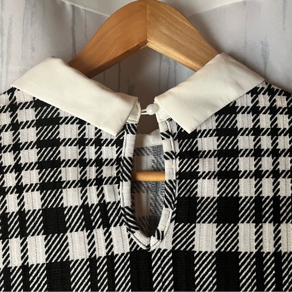 Chic Black and White Plaid Blouse - Picture 4 of 11